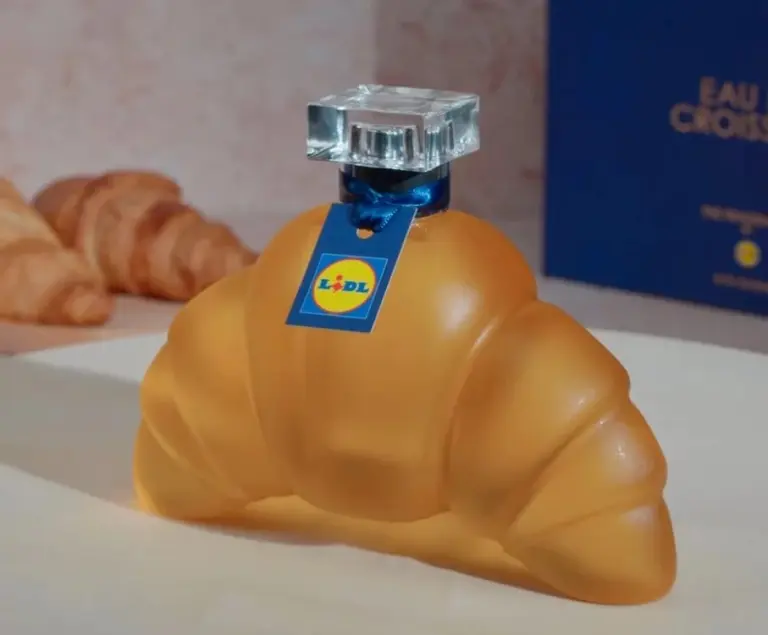 Croissant Water 